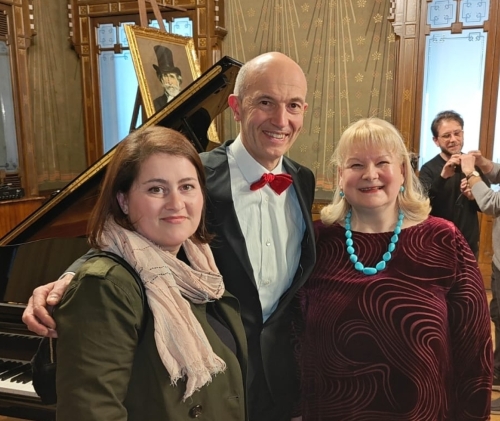 Nel Salone d'Onore di Casa Verdi con Floriana Pedarra del Centro Studi Respighiani - 26 marzo 2025.jpg